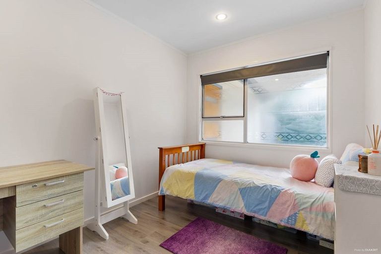 Photo of property in 1/3 Holt Avenue, Torbay, Auckland, 0630