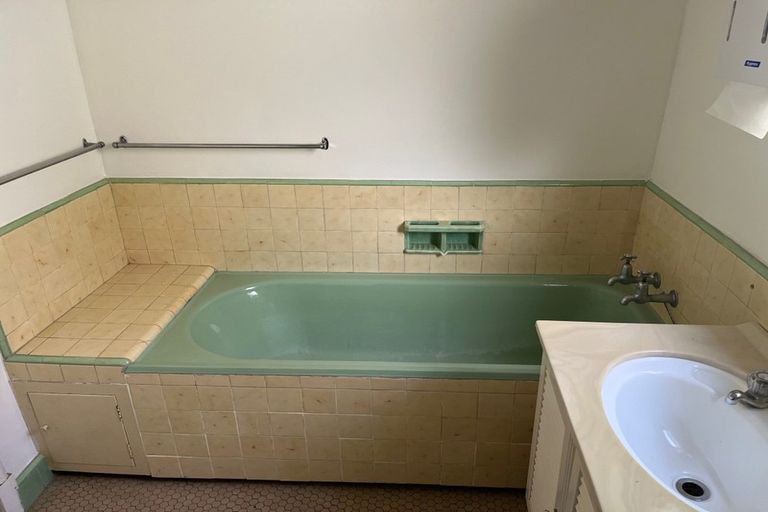 Photo of property in 150a The Parade, Island Bay, Wellington, 6023