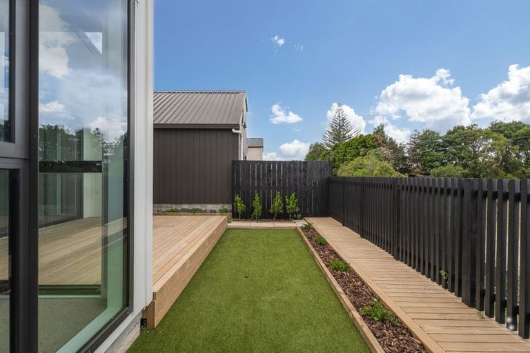 Photo of property in 40 Paretao Street, Massey, 0614