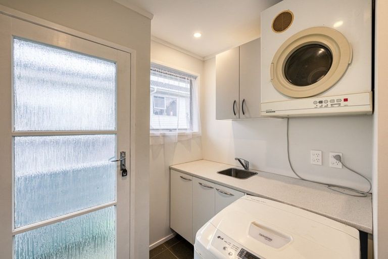 Photo of property in 112 Colwill Road, Massey, Auckland, 0614