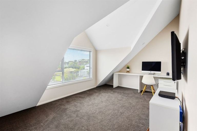 Photo of property in 88 Mercury Way, Whitby, Porirua, 5024