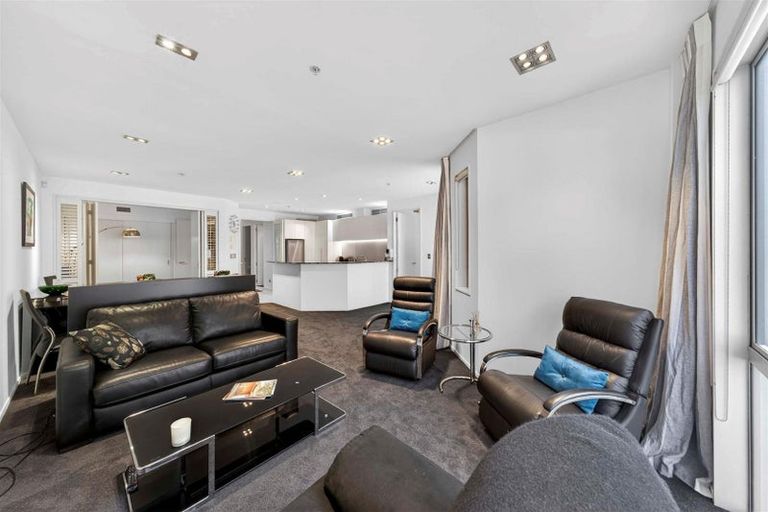 Photo of property in 1/7 The Promenade, Takapuna, Auckland, 0622