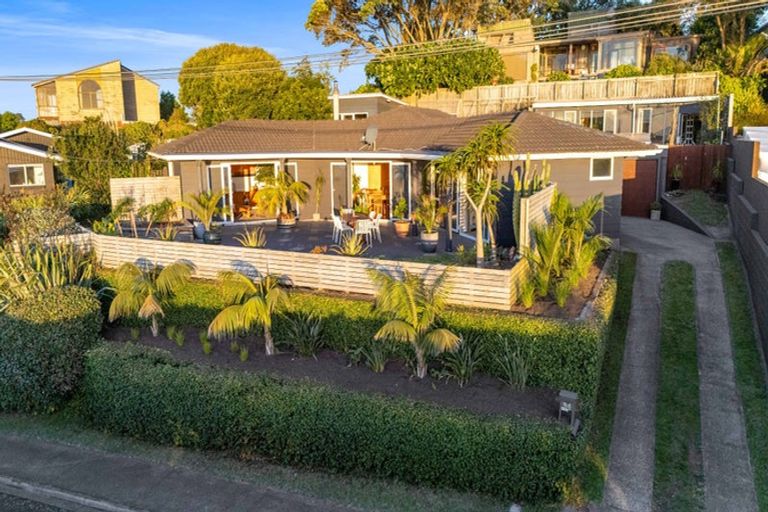 Photo of property in 94 Messenger Terrace, Oakura, 4314