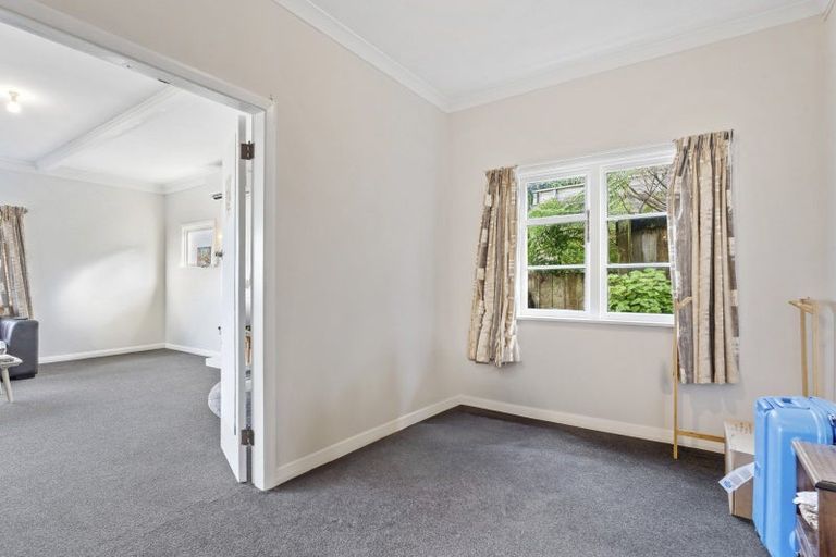 Photo of property in 61 Harbour View Road, Northland, Wellington, 6012