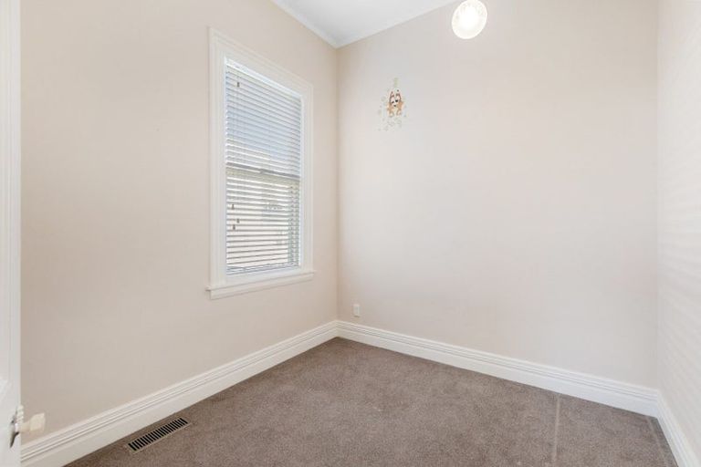 Photo of property in 54 Majoribanks Street, Mount Victoria, Wellington, 6011