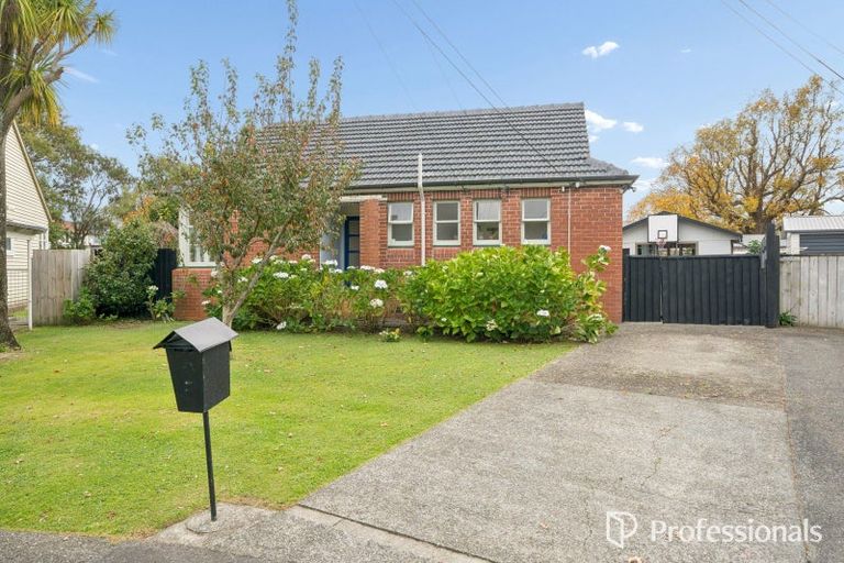 Photo of property in 6 Anson Grove, Naenae, Lower Hutt, 5011