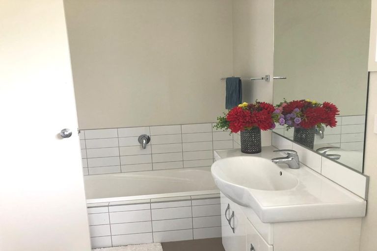 Photo of property in 10a Hill Road, Papatoetoe, Auckland, 2025