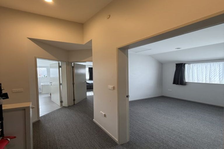 Photo of property in 16 Te Wharepouri Street, Berhampore, Wellington, 6023