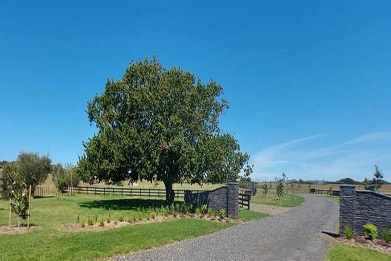 Photo of property in 83 Settlement Road, Puni, Pukekohe, 2678
