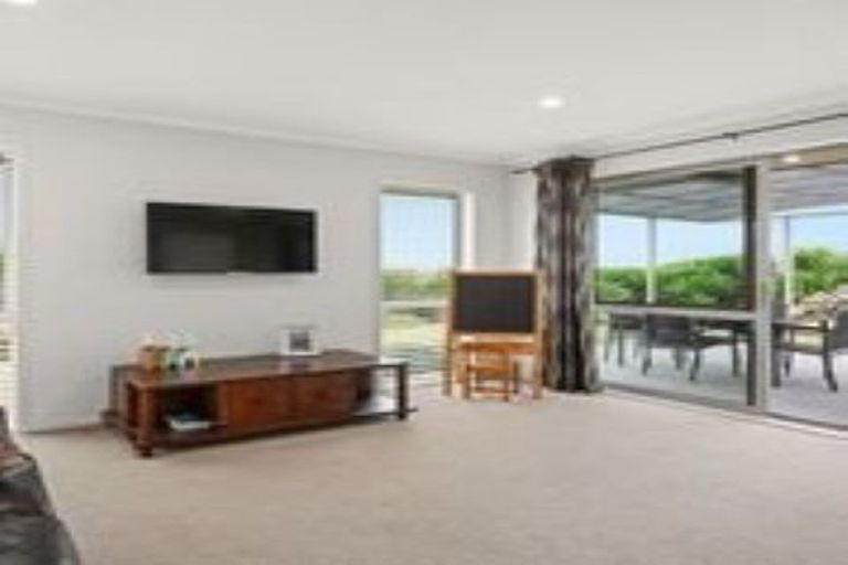 Photo of property in 1 Elena Place, Welcome Bay, Tauranga, 3112