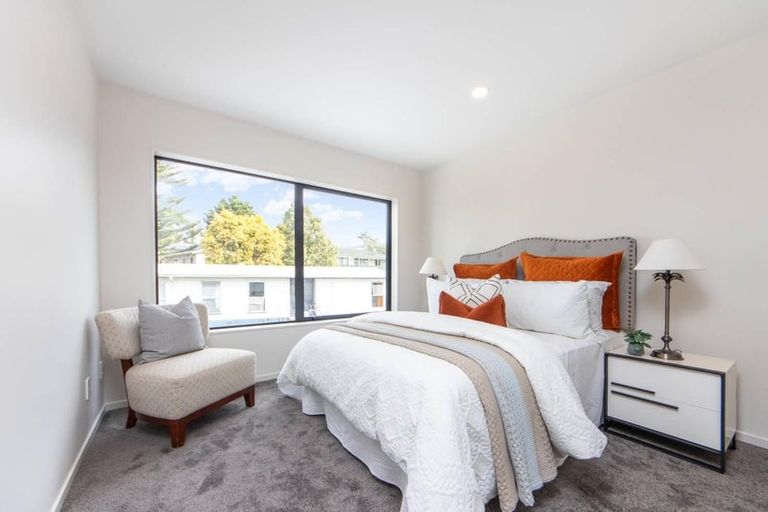 Photo of property in 7a Hewlett Road, Massey, Auckland, 0614