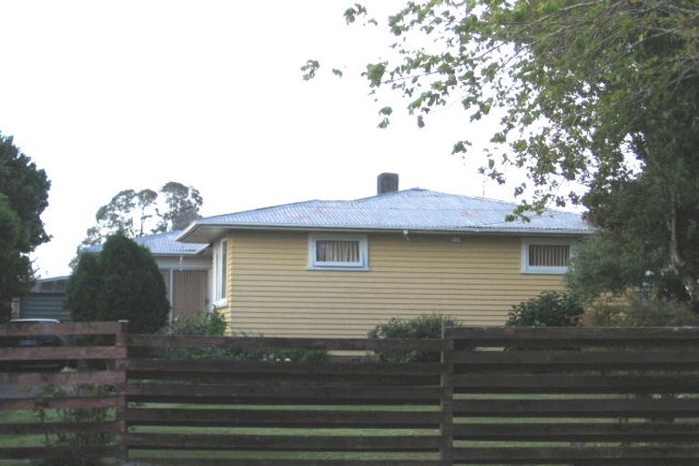 Photo of property in 44 Fairdene Avenue, Henderson, Auckland, 0610