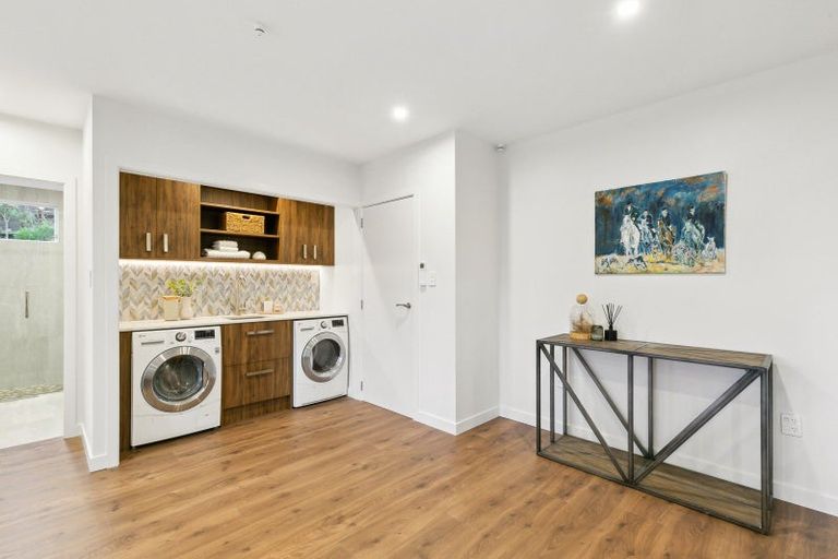 Photo of property in 11 Rutland Way, Wadestown, Wellington, 6012