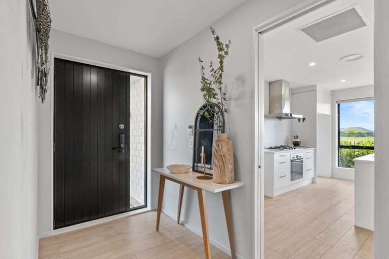 Photo of property in 48 Stationmasters Way, Prebbleton, 7604