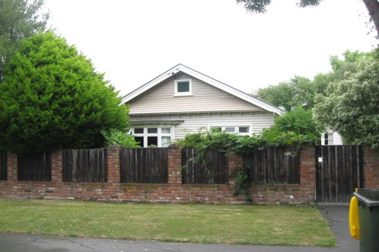 Photo of property in 14 Dee Street, St Albans, Christchurch, 8014