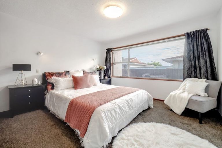 Photo of property in 18 Heaphy Place, Casebrook, Christchurch, 8051