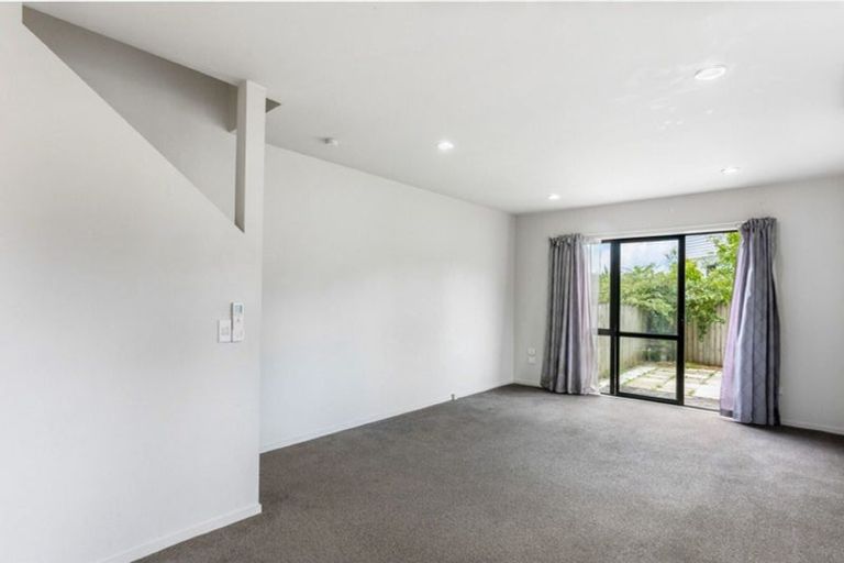Photo of property in 2626/10 John Jennings Drive, Oteha, Auckland, 0632