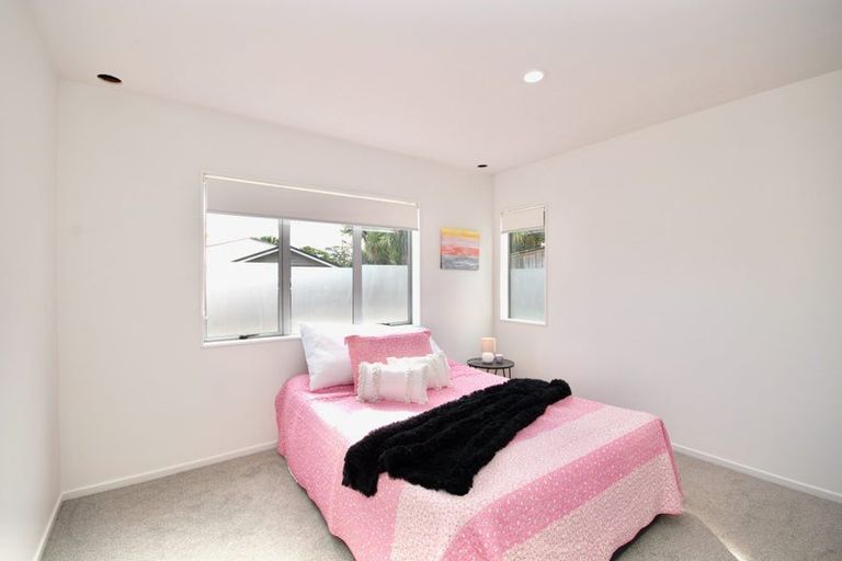 Photo of property in 21a Kia Ora Road, Beach Haven, Auckland, 0626