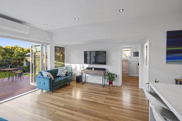 Photo of property in 65 Main Road, Redcliffs, Christchurch, 8081