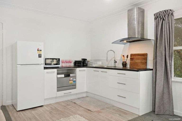 Photo of property in 8a/1 Bracken Avenue, Takapuna, Auckland, 0622
