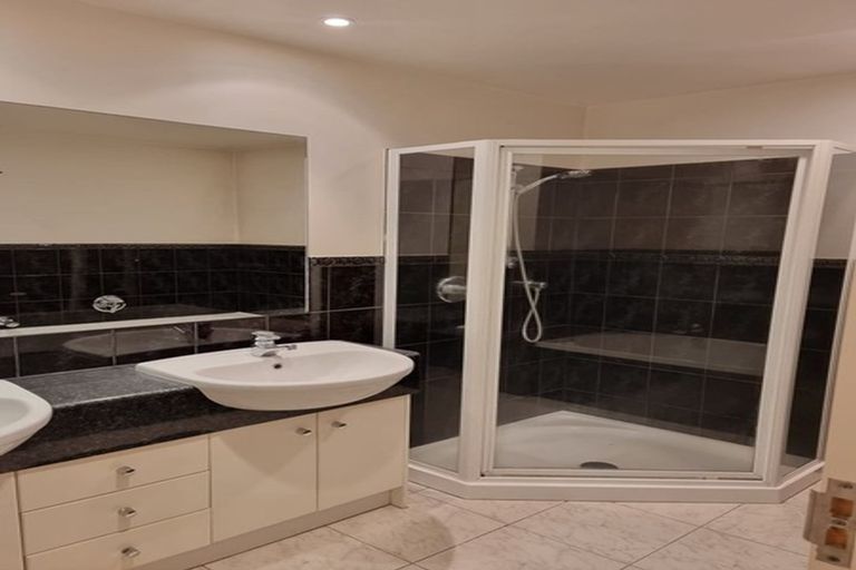 Photo of property in 3f/175 Hurstmere Road, Takapuna, Auckland, 0622