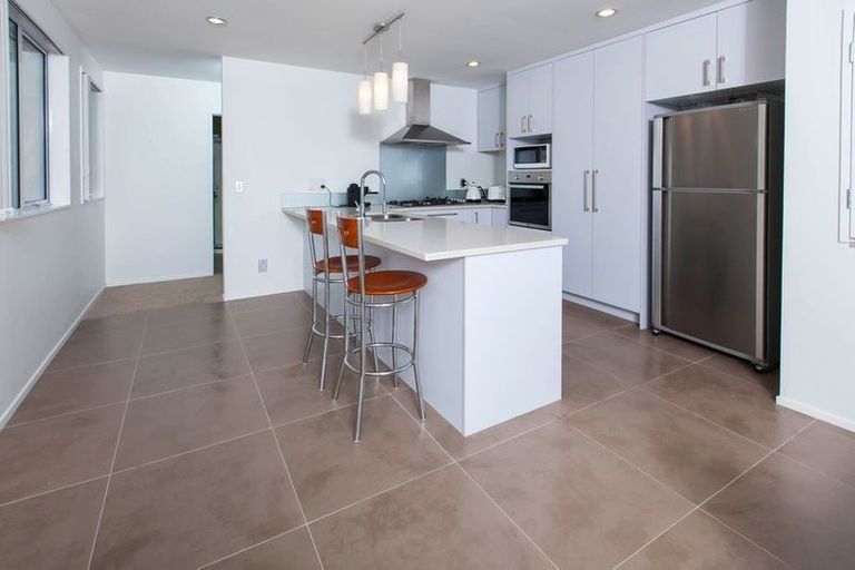 Photo of property in 92 Kaipatiki Road, Glenfield, Auckland, 0629