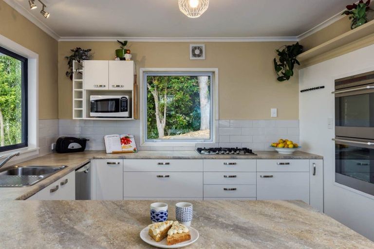 Photo of property in 47 Yorke Road, Haruru, 0204
