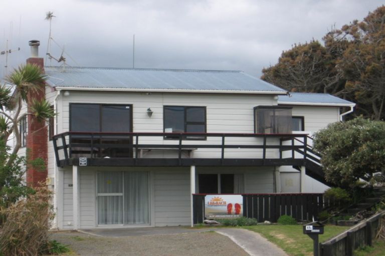 Photo of property in 15a Nash Parade, Foxton Beach, Foxton, 4815