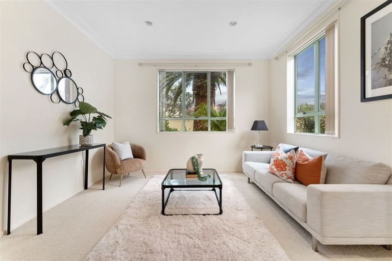 Photo of property in 19 Gilberd Place, Torbay, Auckland, 0630