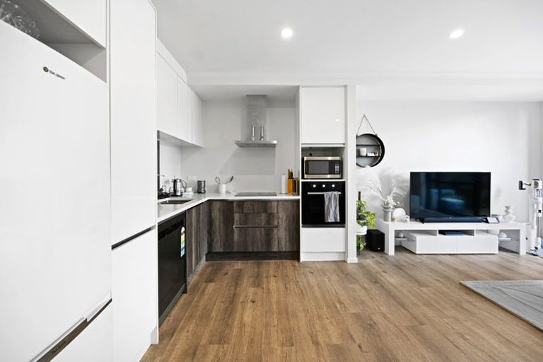 Photo of property in 16 Jaspers Way, Huntington, Hamilton, 3210