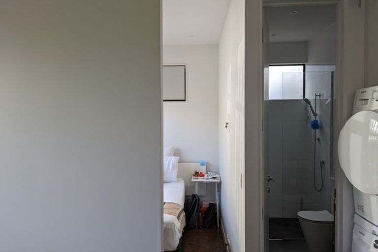 Photo of property in 14 City View Terrace, Birkenhead, Auckland, 0626