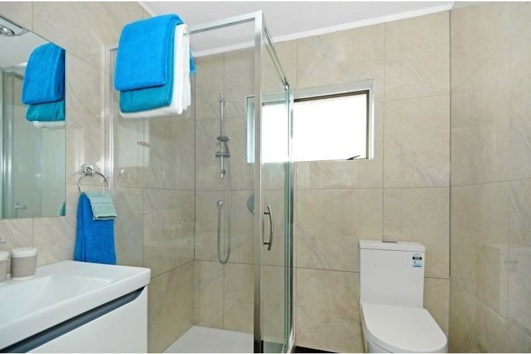 Photo of property in 1/123 Birkdale Road, Birkdale, Auckland, 0626