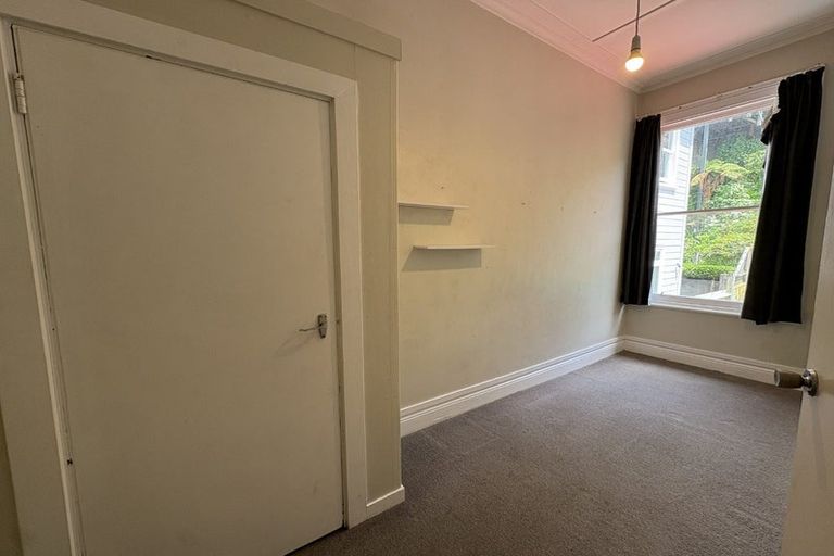Photo of property in 1/18 Clifton Terrace, Kelburn, Wellington, 6012