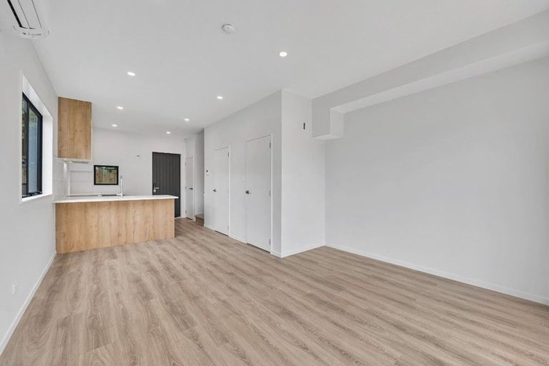 Photo of property in 345 Pakuranga Road, Pakuranga Heights, Auckland, 2010