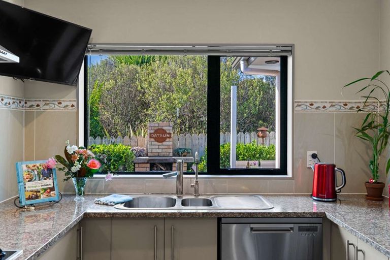 Photo of property in 49g Martyn Street, Waiuku, 2123