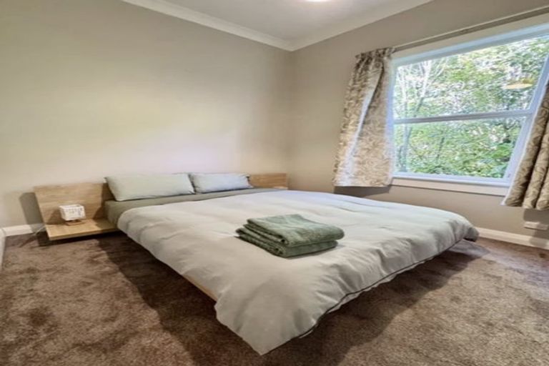 Photo of property in 40 Garden Road, Northland, Wellington, 6012