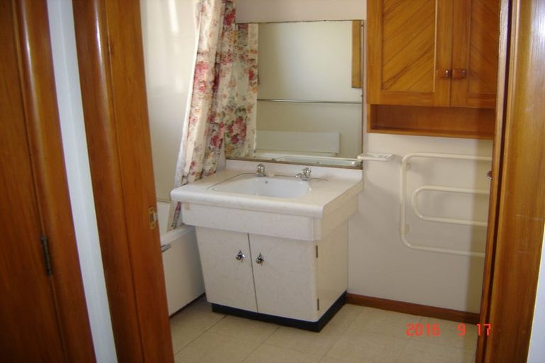 Photo of property in 1/24 Aikmans Road, Merivale, Christchurch, 8014