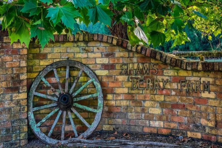 Photo of property in 31 Rangitopuni Road, Riverhead, 0793