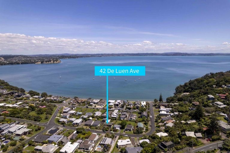 Photo of property in 42 De Luen Avenue, Tindalls Beach, Whangaparaoa, 0930
