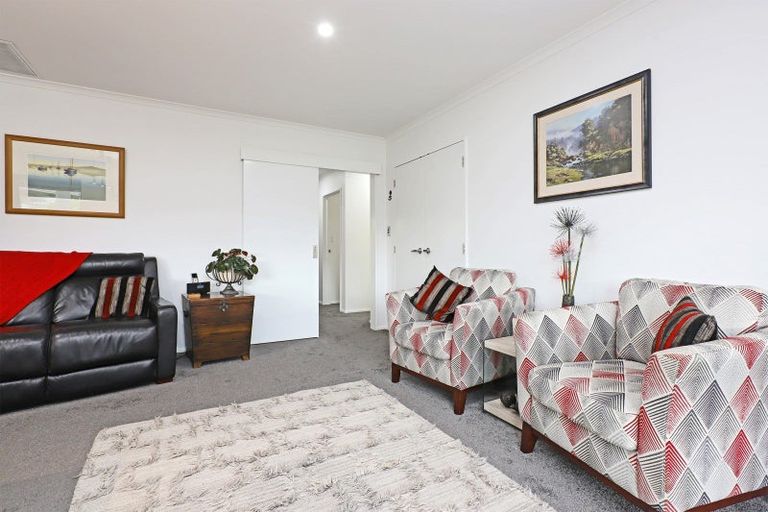 Photo of property in 3 Kensington Drive, Taradale, Napier, 4112