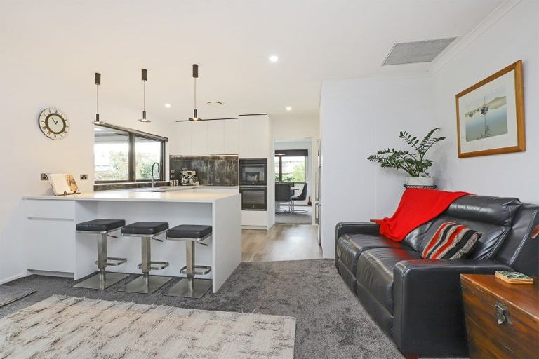 Photo of property in 3 Kensington Drive, Taradale, Napier, 4112