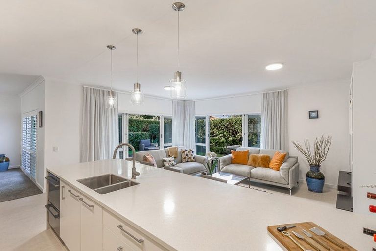 Photo of property in 18 Kensington Drive, Orewa, 0931