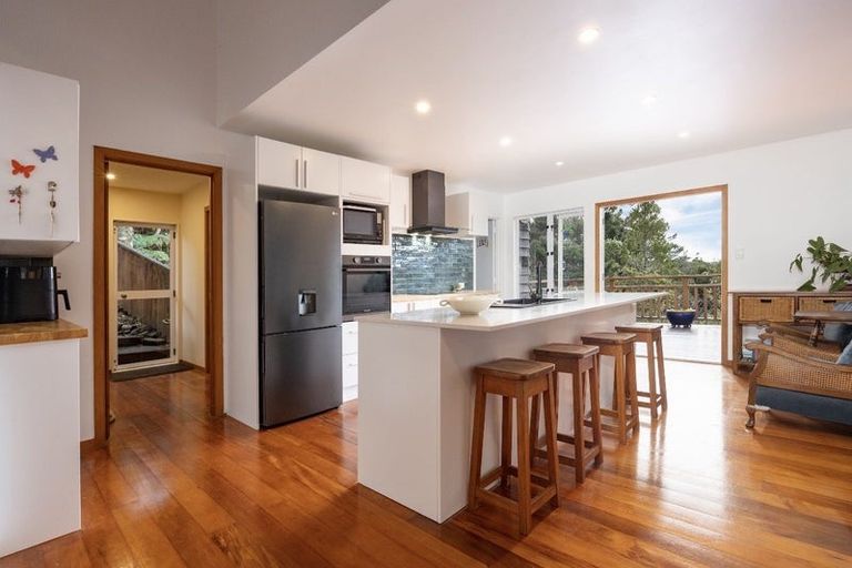 Photo of property in 156 Piha Road, Piha, New Lynn, 0772