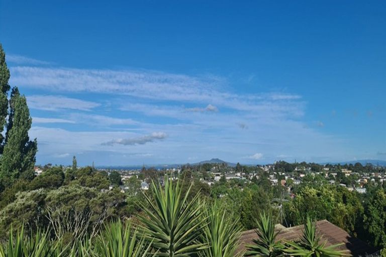 Photo of property in 2/50 Manuka Road, Glenfield, Auckland, 0629