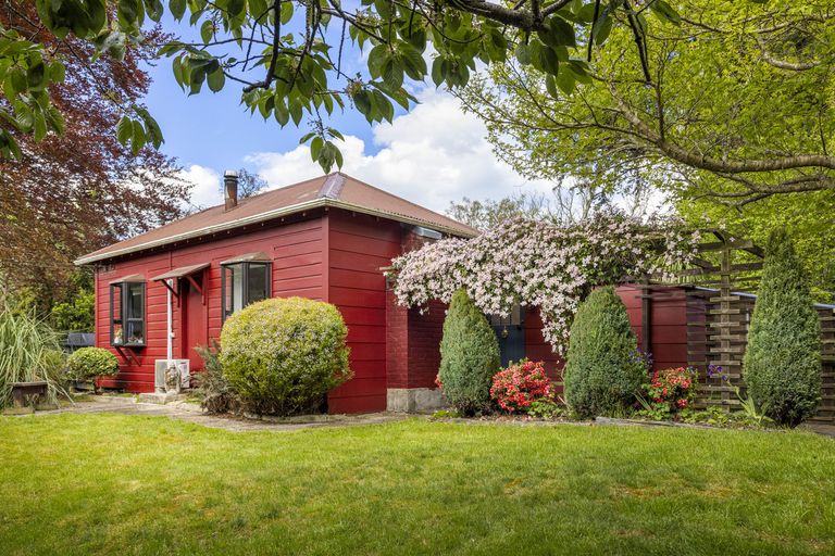 Photo of property in 13 Hereweka Street, Portobello, Dunedin, 9014