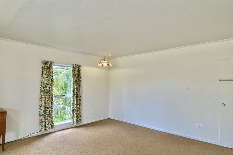 Photo of property in 48-50 Chesterton Street, Johnsonville, Wellington, 6037