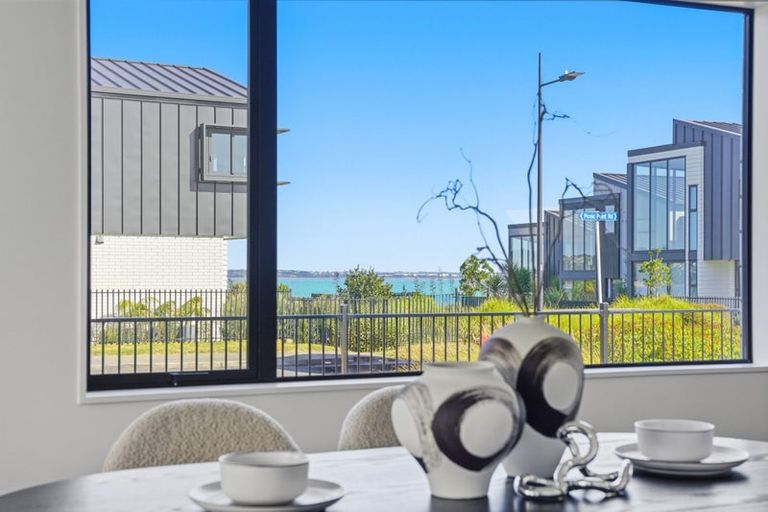 Photo of property in 12 Ocean Breeze Avenue, Hobsonville, Auckland, 0616