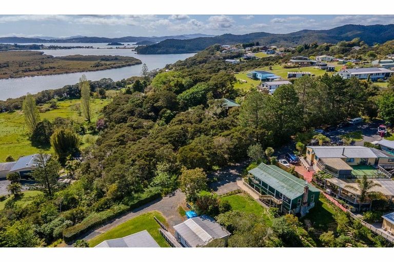 Photo of property in 85c Yorke Road, Haruru, 0204