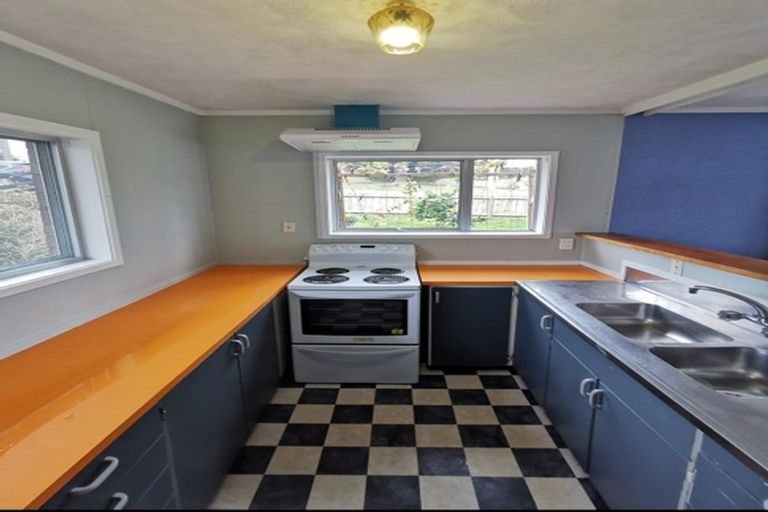 Photo of property in 1/5 Tirimoana Road, Te Atatu South, Auckland, 0602