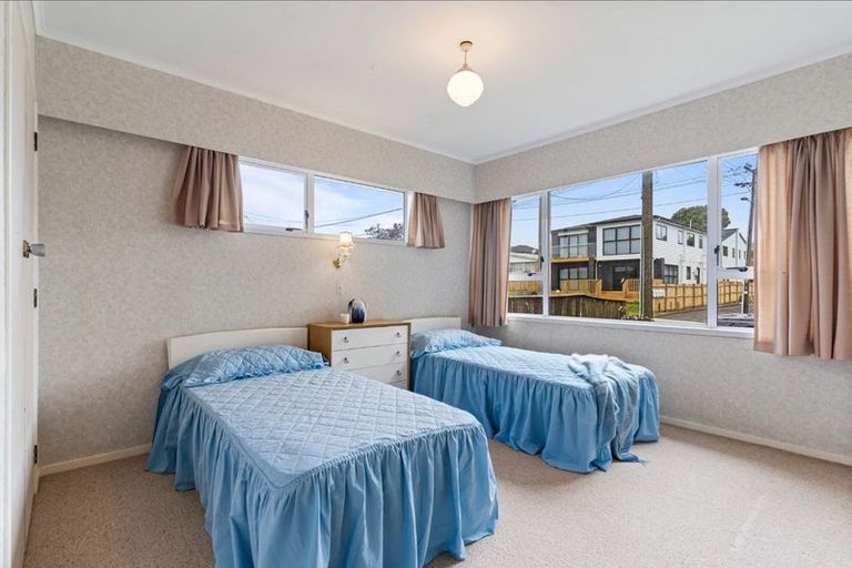 Photo of property in 10 Tomlinson Street, Hillpark, Auckland, 2102